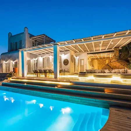 Stunning Surrounded By Lush Greenery *