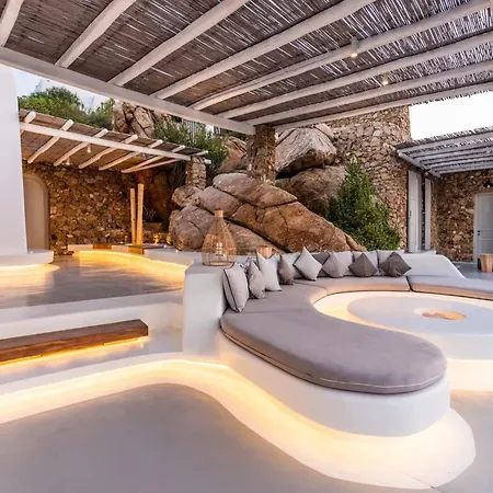 Stunning Surrounded By Lush Greenery Villa *
