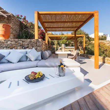 Villa Stunning Surrounded By Lush Greenery Agrari (Mykonos)