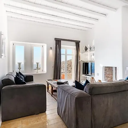 Stunning Surrounded By Lush Greenery Villa